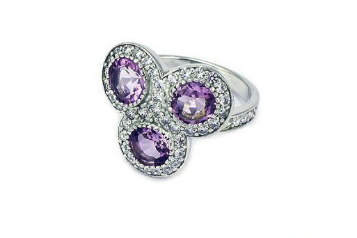 Серебряное кольцо с аметистом и фианитами 47579 купить в магазине Самоцветы мира
