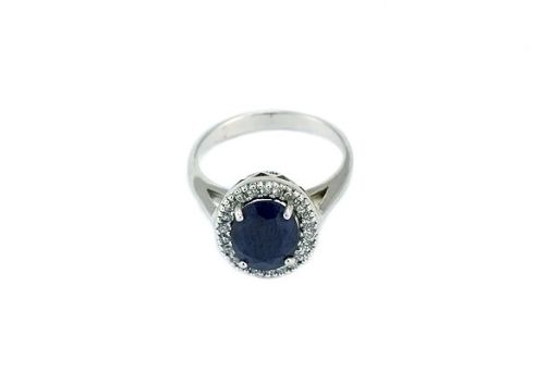 Серебряное кольцо с сапфиром и фианитами 47611 купить в магазине Самоцветы мира