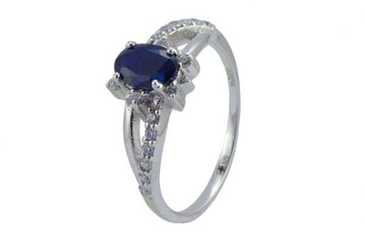 Серебряное кольцо с сапфиром и фианитами 48267 купить в магазине Самоцветы мира