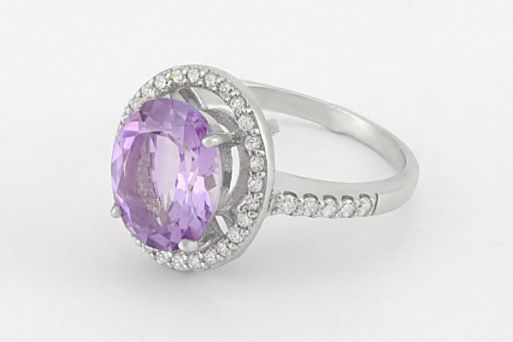 Серебряное кольцо с аметистом и фианитами 48349 купить в магазине Самоцветы мира