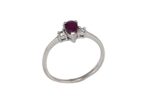 Серебряное кольцо с рубином и фианитами 48662 купить в магазине Самоцветы мира