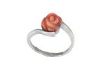 Кольцо из серебра с кораллом розовым роза 9 мм капля малая 48895 