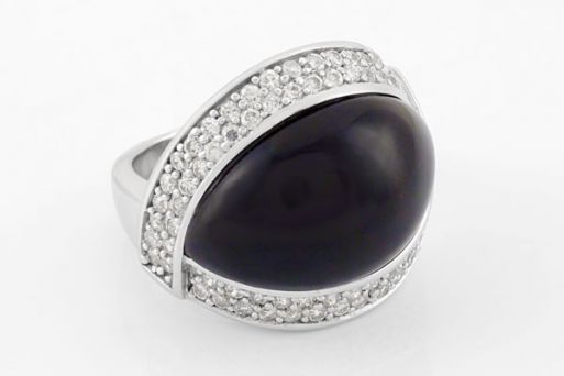 Серебряное кольцо с чёрным агатом и фианитами 48911 купить в магазине Самоцветы мира