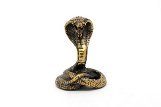 Фигурка змеи с капюшоном из бронзы