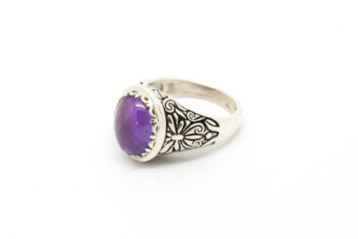 Серебряное кольцо с аметистом 50033 купить в магазине Самоцветы мира