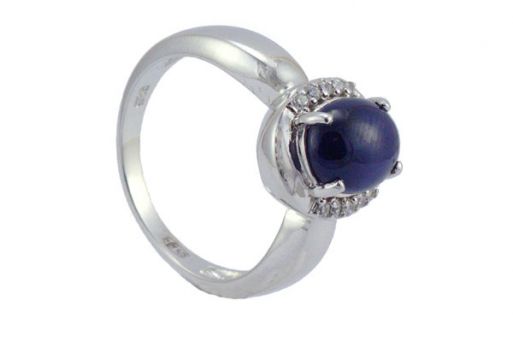 Серебряное кольцо с сапфиром и фианитами 50316 купить в магазине Самоцветы мира