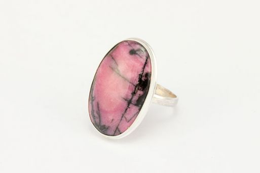 Серебряное кольцо с родонитом 50325 купить в магазине Самоцветы мира