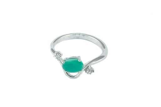 Серебряное кольцо с изумрудом и фианитами 50335 купить в магазине Самоцветы мира