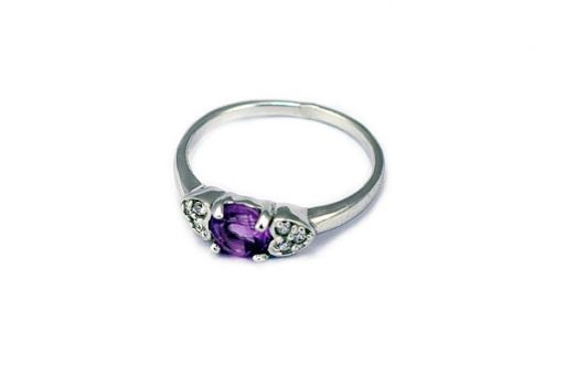 Серебряное кольцо с аметистом и фианитами 50516 купить в магазине Самоцветы мира