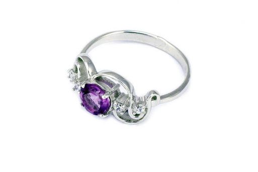 Серебряное кольцо с аметистом и фианитами 50519 купить в магазине Самоцветы мира