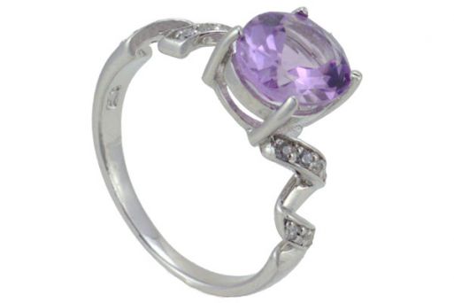 Серебряное кольцо с аметистом и фианитами 50526 купить в магазине Самоцветы мира