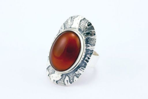 Серебряное кольцо с сердоликом 50549 купить в магазине Самоцветы мира