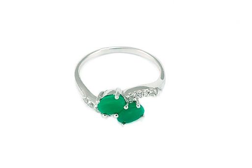 Серебряное кольцо с изумрудом и фианитами 50926 купить в магазине Самоцветы мира
