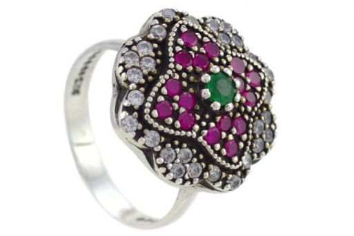 Серебряное кольцо с зелёным агатом, рубином и фианитами 51006 купить в магазине Самоцветы мира