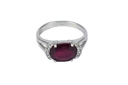 Серебряное кольцо с рубином и фианитами 51183 купить в магазине Самоцветы мира