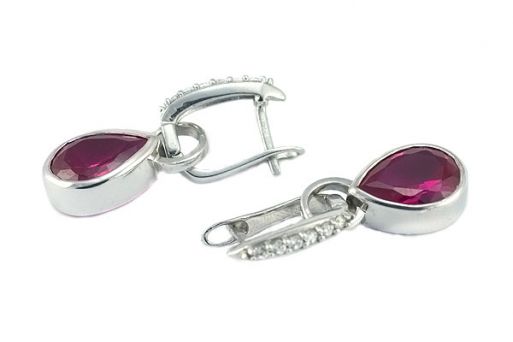 Серебряные серьги с рубином синтетическим и фианитами 51301 купить в магазине Самоцветы мира