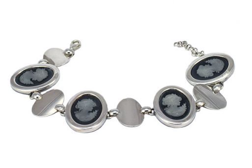 Серебряный браслет с чёрным агатом камеи 51751 купить в магазине Самоцветы мира