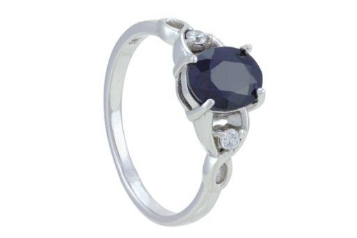 Серебряное кольцо с сапфиром и фианитами 51757 купить в магазине Самоцветы мира