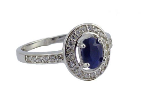 Серебряное кольцо с сапфиром и фианитами 51768 купить в магазине Самоцветы мира