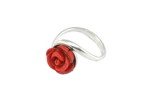 Серебряное кольцо с кораллом 52382 купить в магазине Самоцветы мира