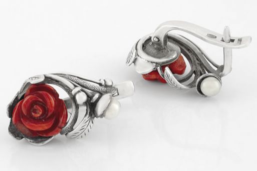 Серебряные серьги с красным кораллом 52385 купить в магазине Самоцветы мира