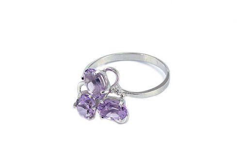 Серебряное кольцо с аметистом и фианитами 52421 купить в магазине Самоцветы мира