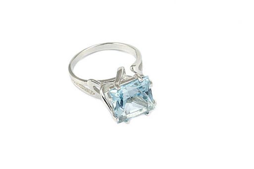 Серебряное кольцо с топазом 52501 купить в магазине Самоцветы мира