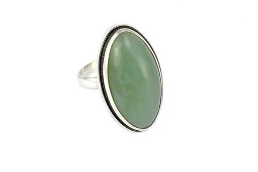 Серебряное кольцо с нефритом 52762 купить в магазине Самоцветы мира