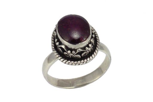 Серебряное кольцо с рубином 52771 купить в магазине Самоцветы мира