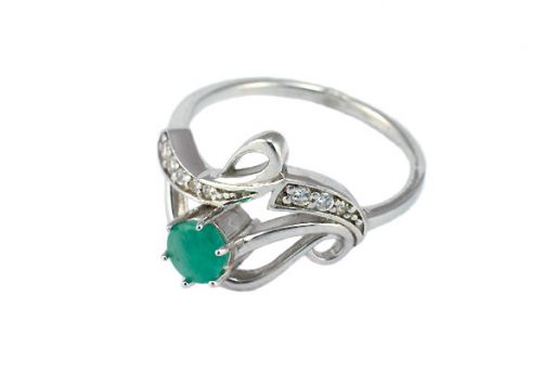 Серебряное кольцо с изумрудом и фианитами 52877 купить в магазине Самоцветы мира