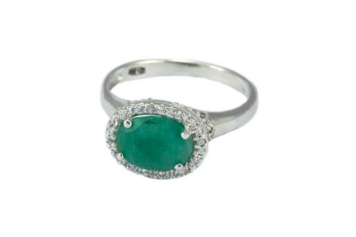 Серебряное кольцо с изумрудом и фианитами 52901 купить в магазине Самоцветы мира