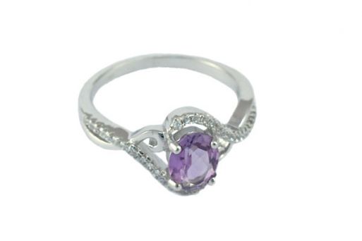 Серебряное кольцо с аметистом и фианитами 53116 купить в магазине Самоцветы мира