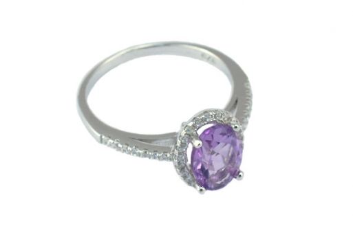Серебряное кольцо с аметистом и фианитами 53149 купить в магазине Самоцветы мира