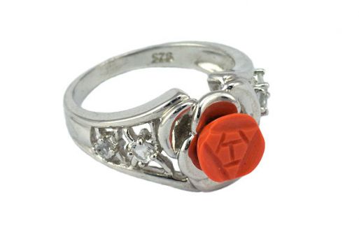 Серебряное кольцо с кораллом и фианитами 53183 купить в магазине Самоцветы мира