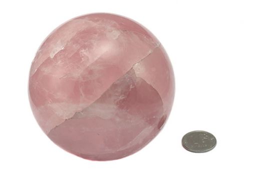 Шар из розового кварца диаметром 83 мм. 