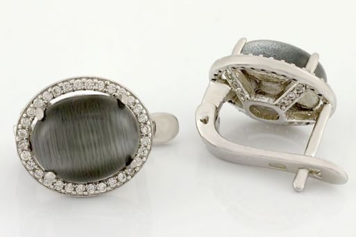 Серебряные серьги с кошачьим глазом и фианитами 53285 купить в магазине Самоцветы мира