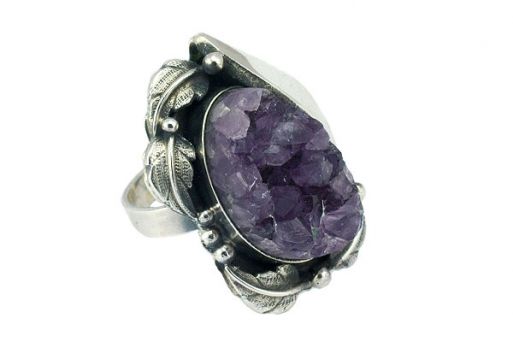 Серебряное кольцо с аметистом 53708 купить в магазине Самоцветы мира