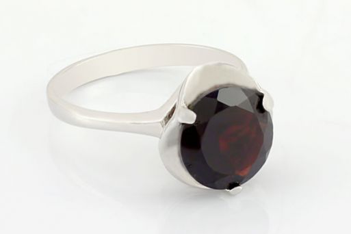Серебряное кольцо с гранатом 54188 купить в магазине Самоцветы мира