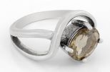 Кольцо из серебра с раухтопазом овал 7х9 мм 54401 