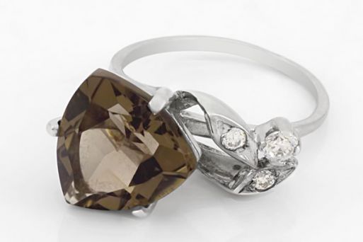 Серебряное кольцо с раухтопазом и фианитами 54426 купить в магазине Самоцветы мира