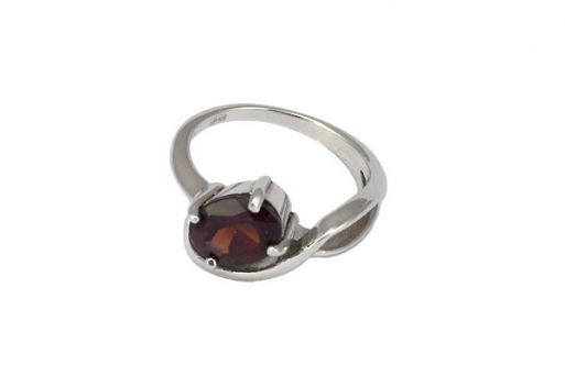 Серебряное кольцо с гранатом 54460 купить в магазине Самоцветы мира