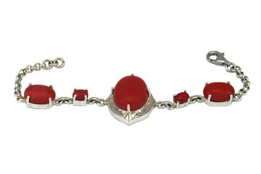 Серебряный браслет с красным кораллом овалы 54500 купить в магазине Самоцветы мира