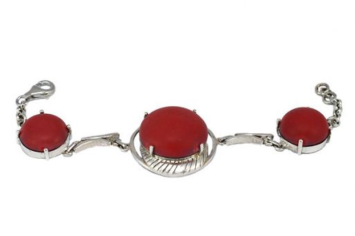 Серебряный браслет с красным кораллом круги 54505 купить в магазине Самоцветы мира