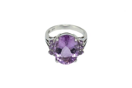 Серебряное кольцо с аметистом 54510 купить в магазине Самоцветы мира