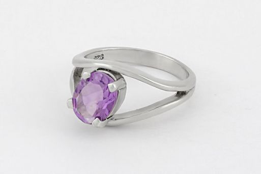 Серебряное кольцо с аметистом 54513 купить в магазине Самоцветы мира