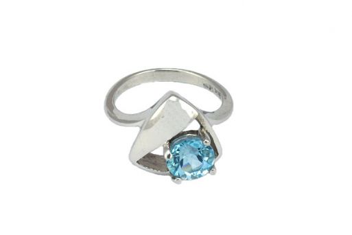 Серебряное кольцо с топазом 54537 купить в магазине Самоцветы мира