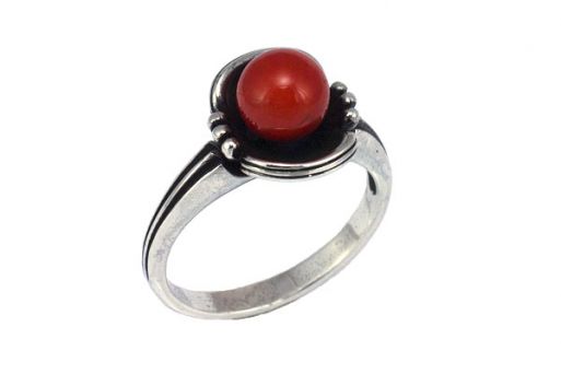 Серебряное кольцо с красным кораллом 55123 купить в магазине Самоцветы мира