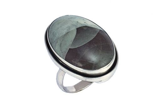 Кольцо из серебра 925 пробы с яшмой.