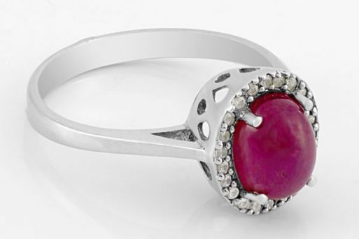 Серебряное кольцо с рубином и фианитами 55232 купить в магазине Самоцветы мира