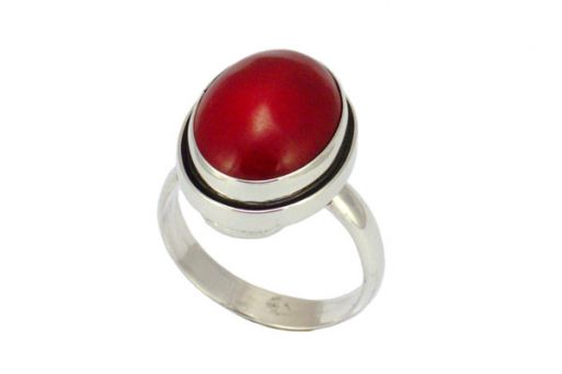 Серебряное кольцо с красным кораллом 56076 купить в магазине Самоцветы мира